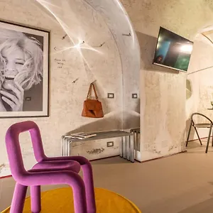 Appartamento Ruins_design Loft 150 Mt From Colosseum, Roma